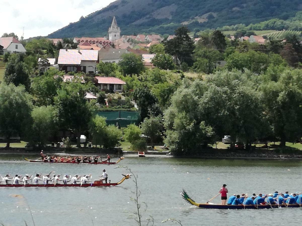 Penzion Nad Jezerem Pavlov Buitenkant foto