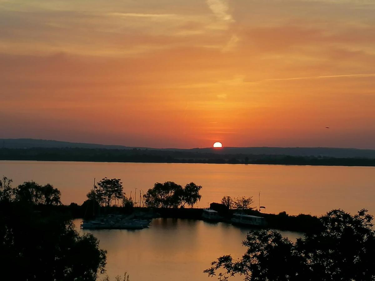 Penzion Nad Jezerem Pavlov Buitenkant foto
